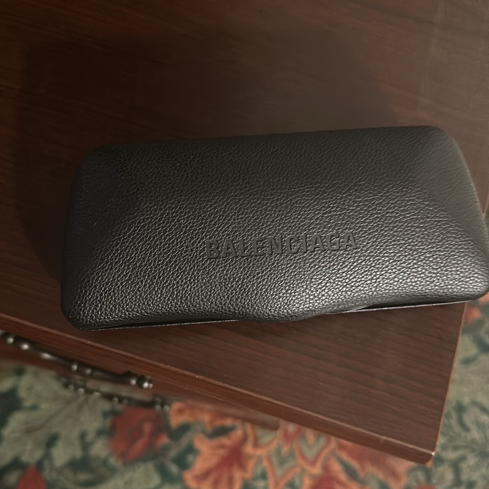 *Brand New* Brown Balenciaga sunglasses - Picture 5 of 5